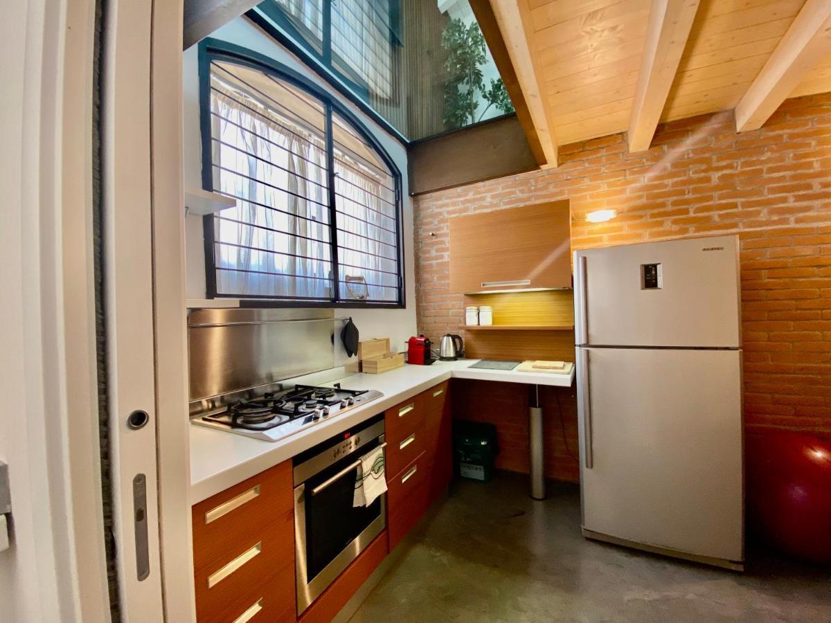 Luxury Industrial Apt Vicino Al Centro Con Garage Brescia Exterior photo